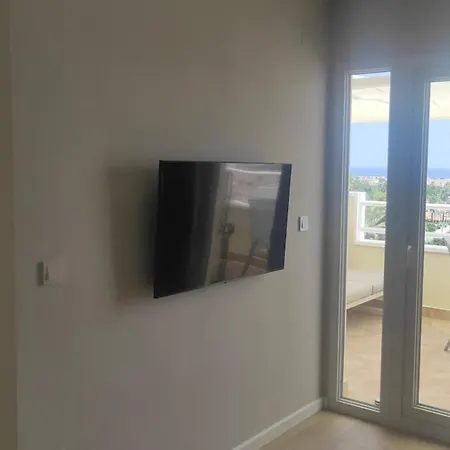 Bonito Estudio Con Bonitas Vistas